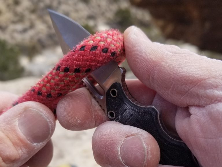 Benefits of a Serrated Kayaking Knife