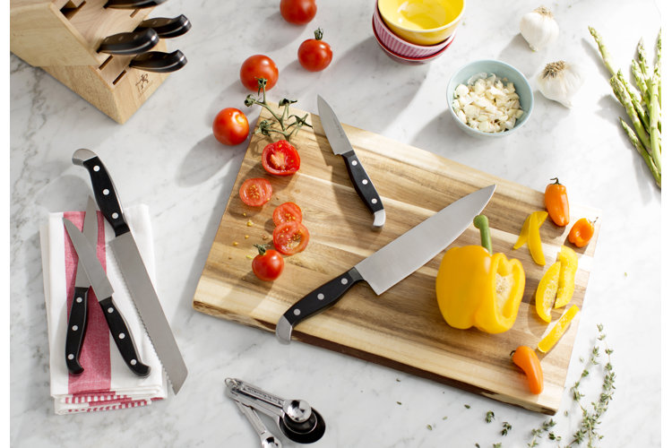 Blade 101: Types Of Kitchen Knives