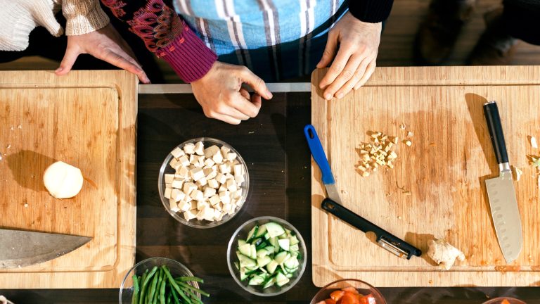 Knife Skills for Home Cooks: Mastering the Basics