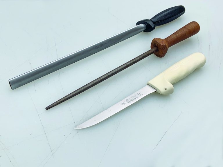 Maintaining the Sharpness of Your Fishing Knife Blades