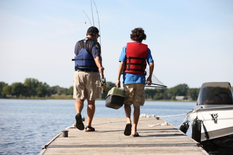 Safety Tips for Using Fishing Knives on the Dock